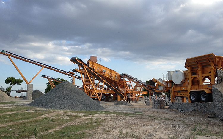 80-120 TPH Mobile Crushing and Screening Plant 